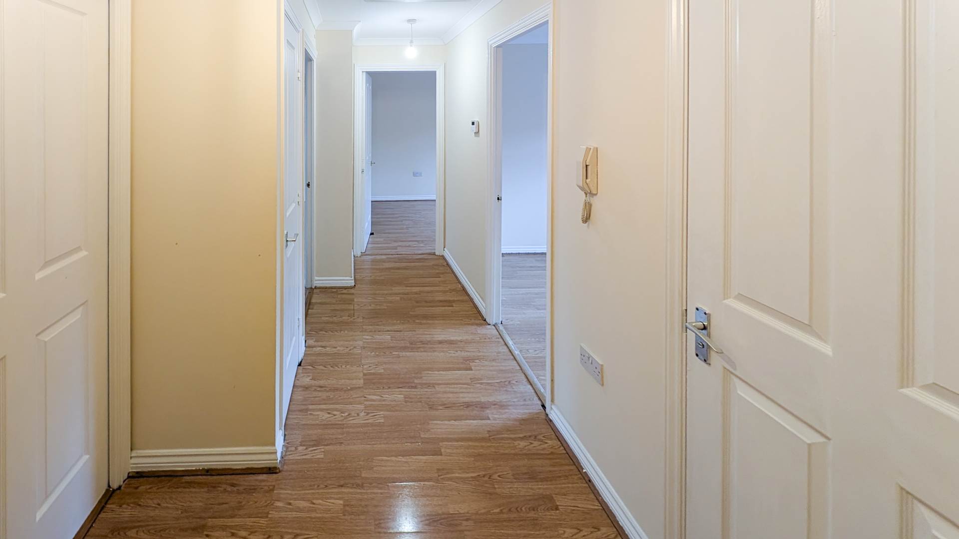 Norwich Crescent, Romford Rm6, Image 9