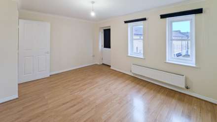 Norwich Crescent, Romford Rm6, Image 2