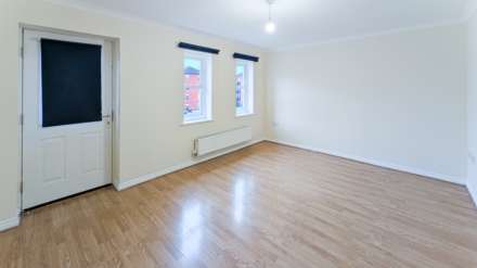 Norwich Crescent, Romford Rm6, Image 3