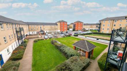 Norwich Crescent, Romford Rm6, Image 4