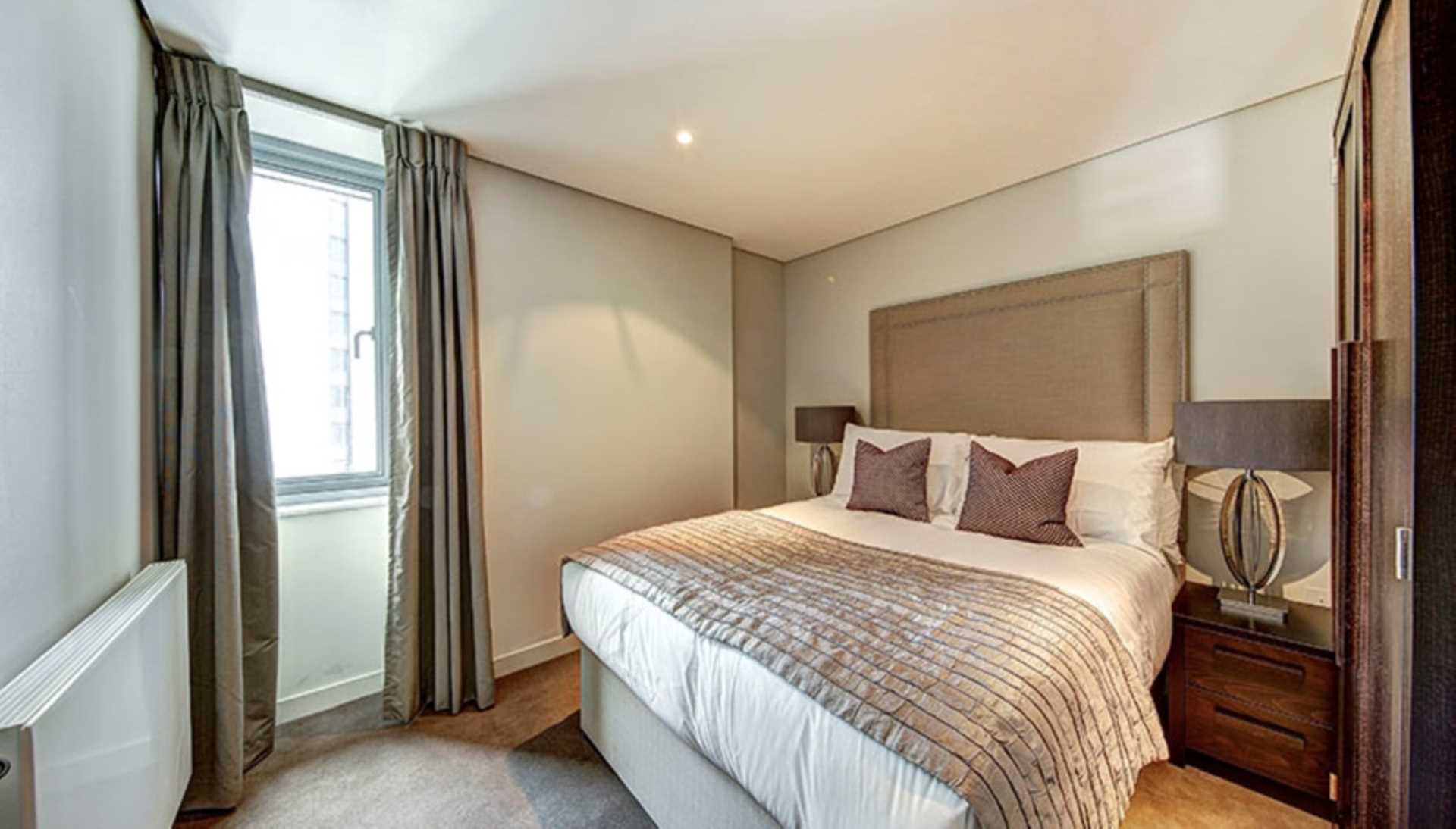 London W2 1AN 3 bed flat rental property internal/external image-3
