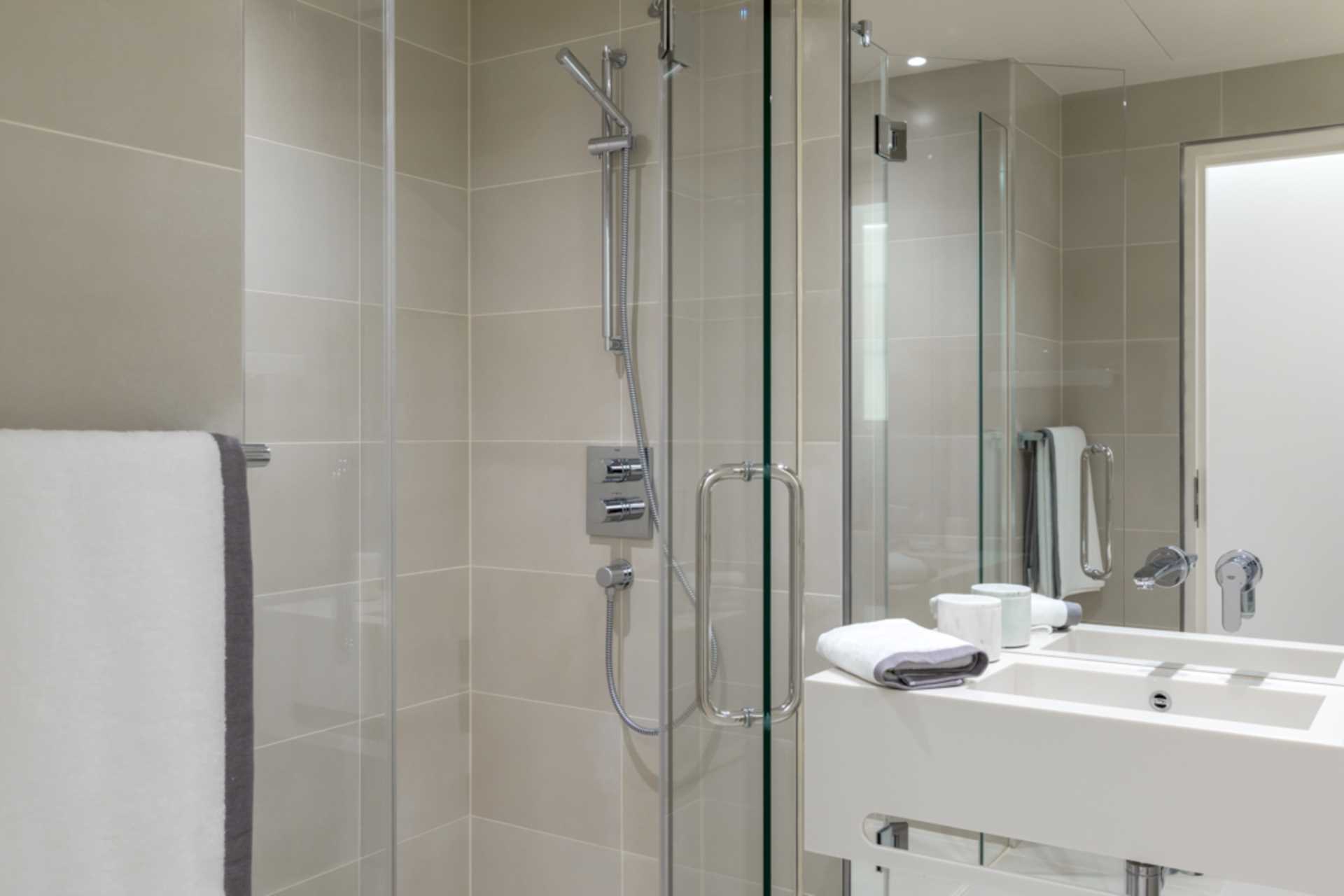 London NW3 5HT 1 bed studio rental property internal/external image-9