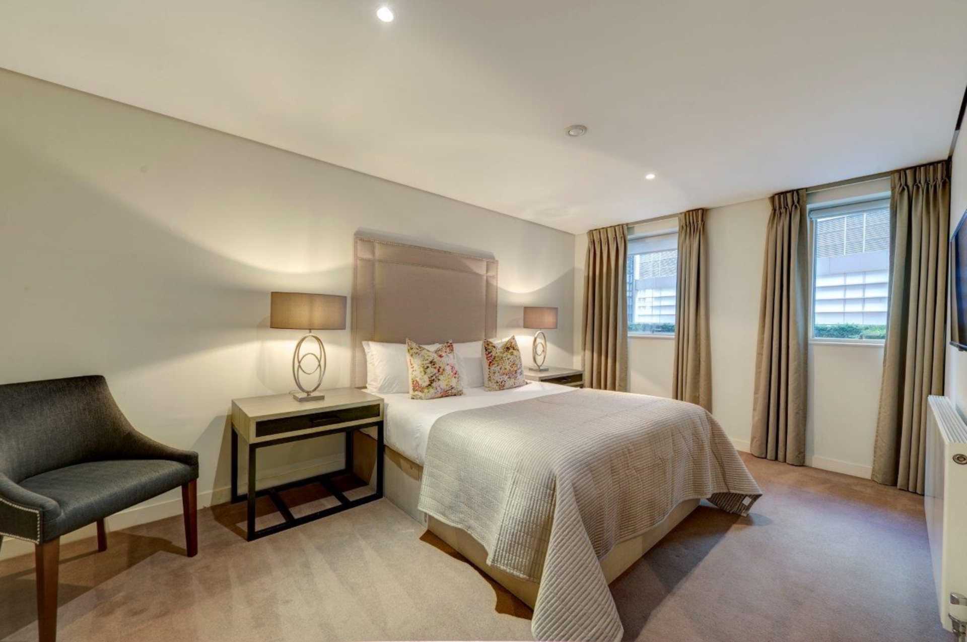 London W2 1AN 1 bed apartment rental property internal/external image-2