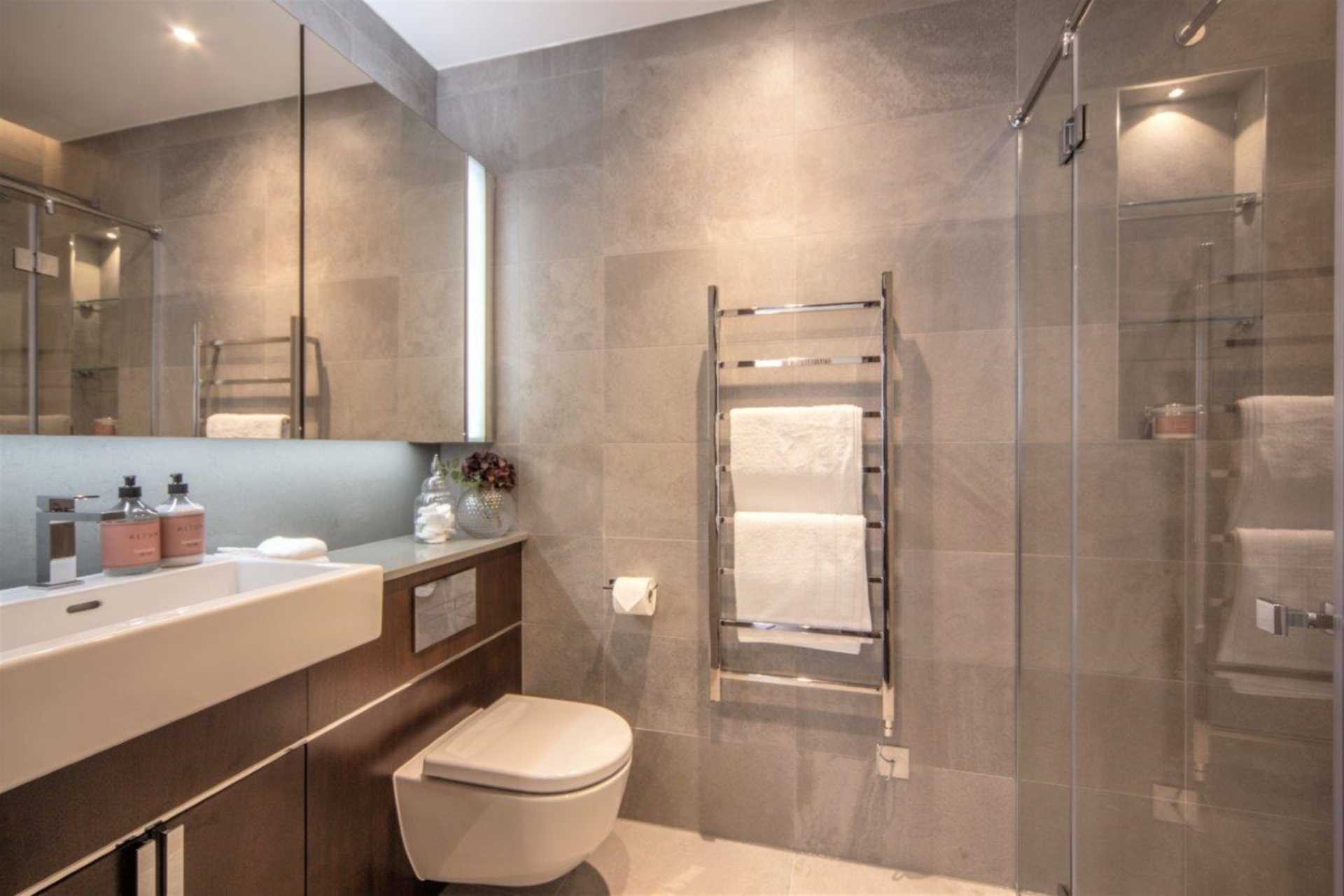 London SW11 7AG 2 bed flat rental property internal/external image-11