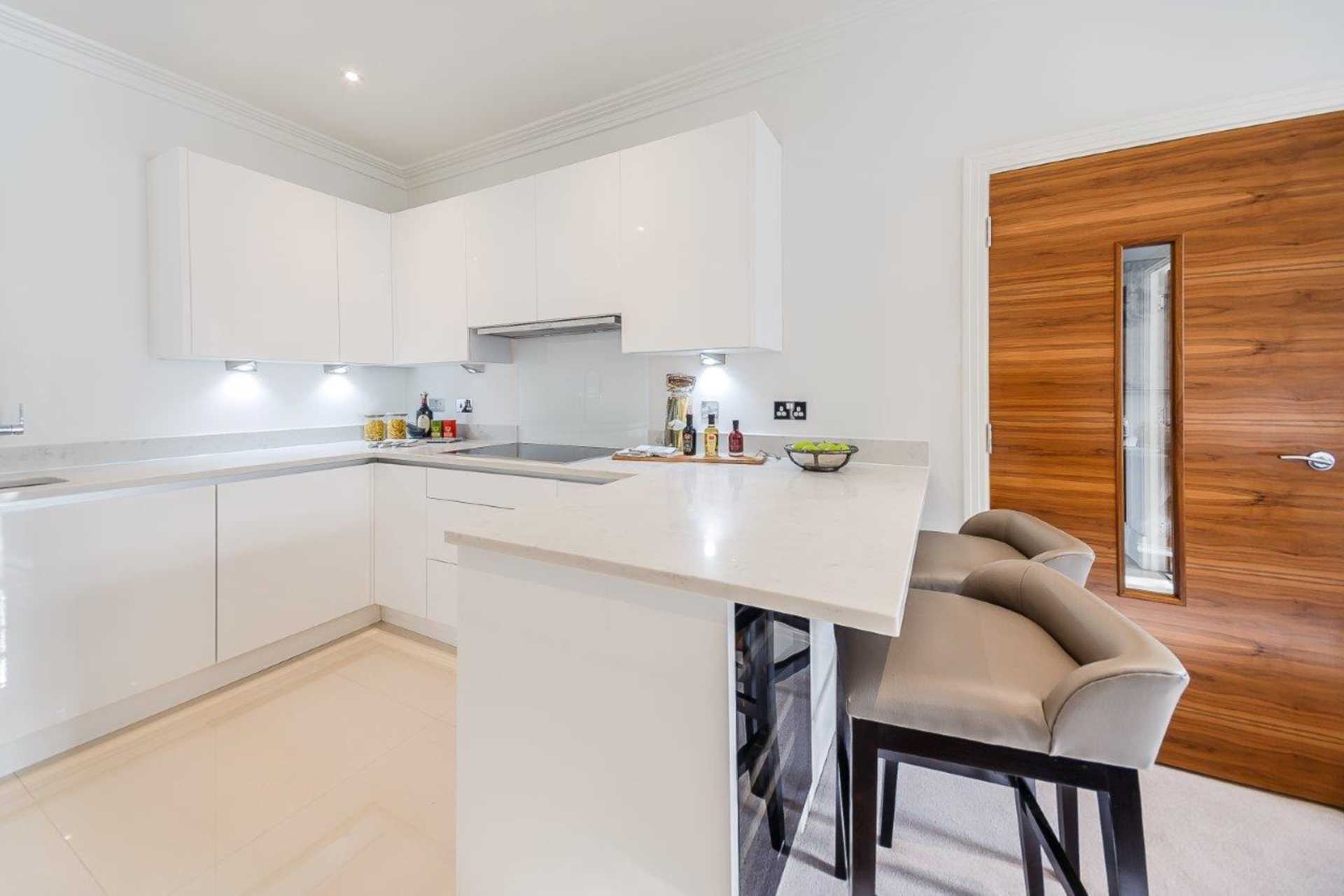 London W6 9UF 2 bed flat rental property internal/external image-10