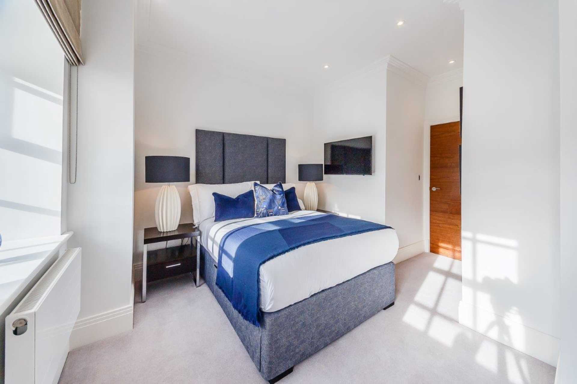 London W6 9UF 2 bed flat rental property internal/external image-2