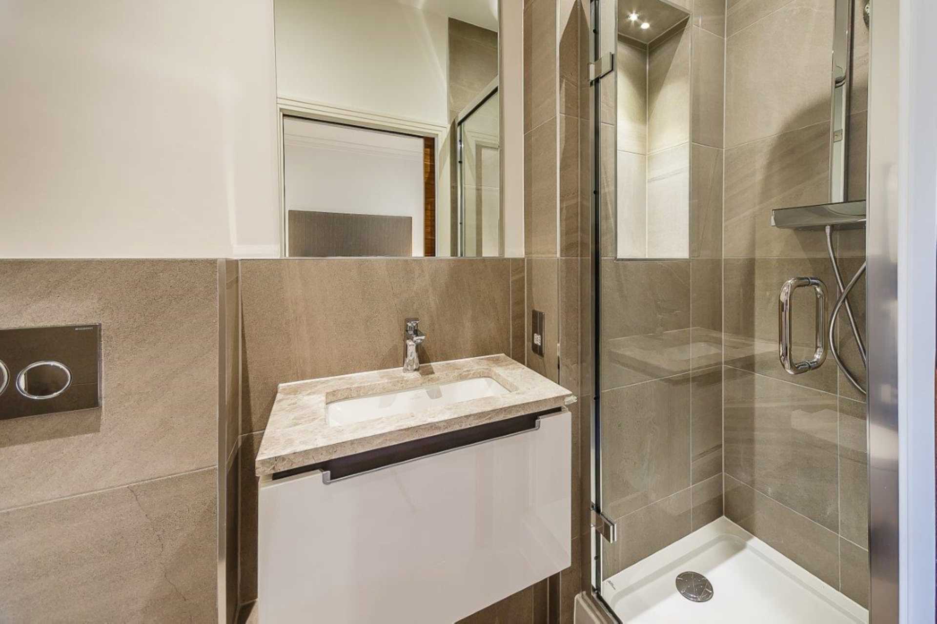 London W6 9UF 2 bed flat rental property internal/external image-4