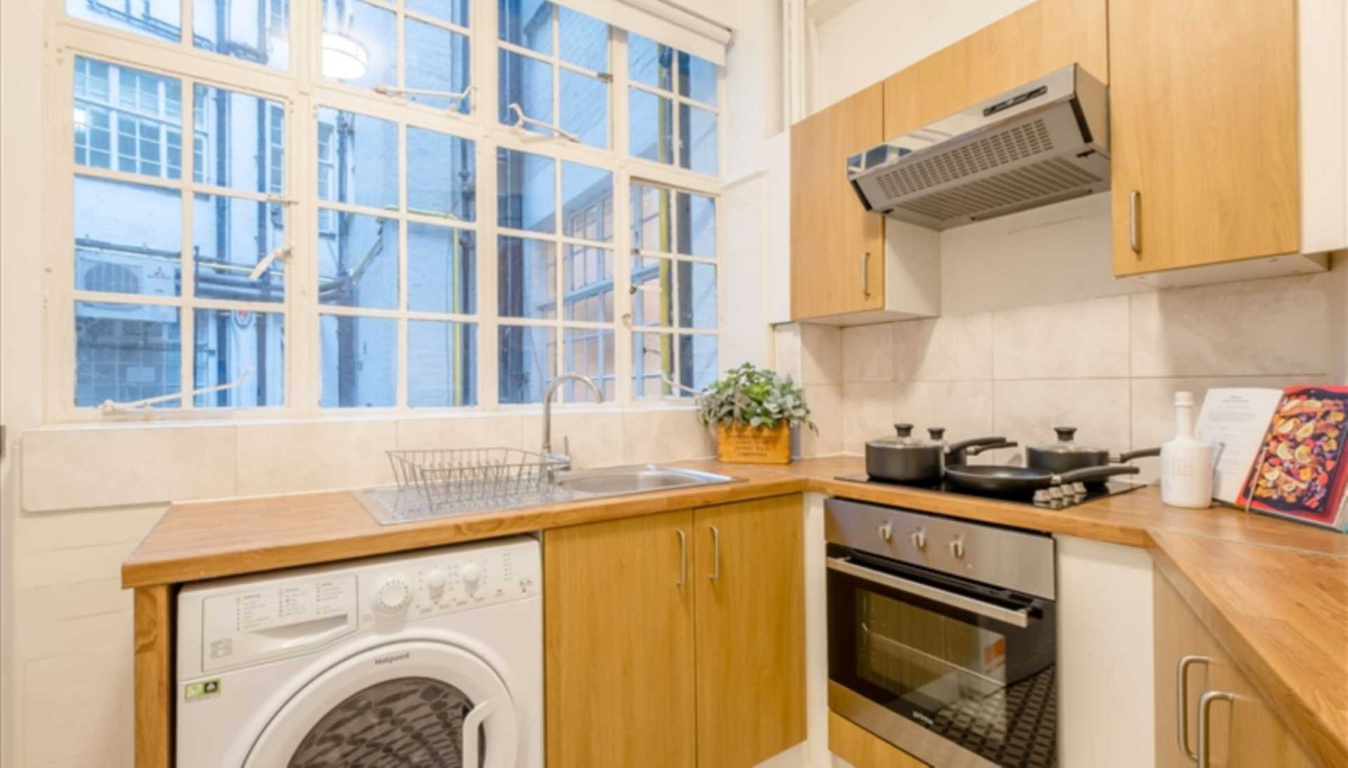London NW8 7HY 2 bed flat rental property internal/external image-2