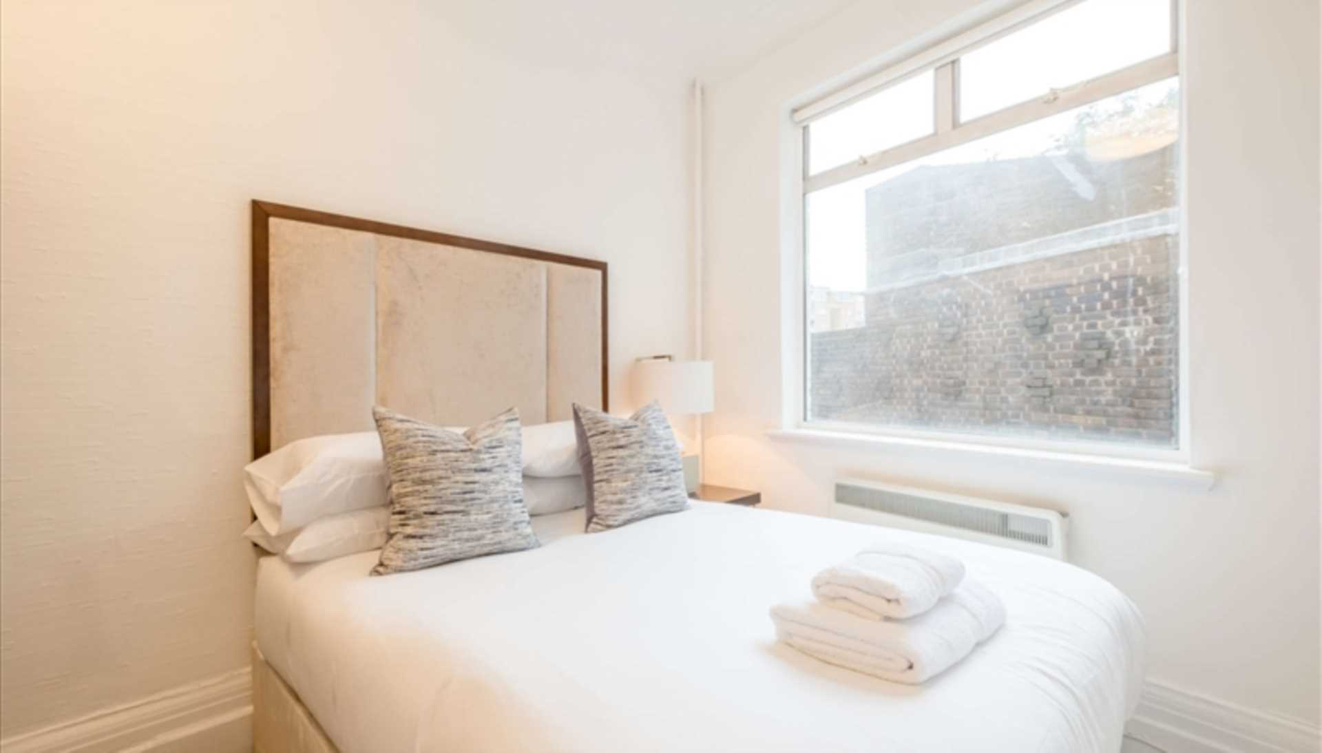 London NW8 7HY 2 bed flat rental property internal/external image-4