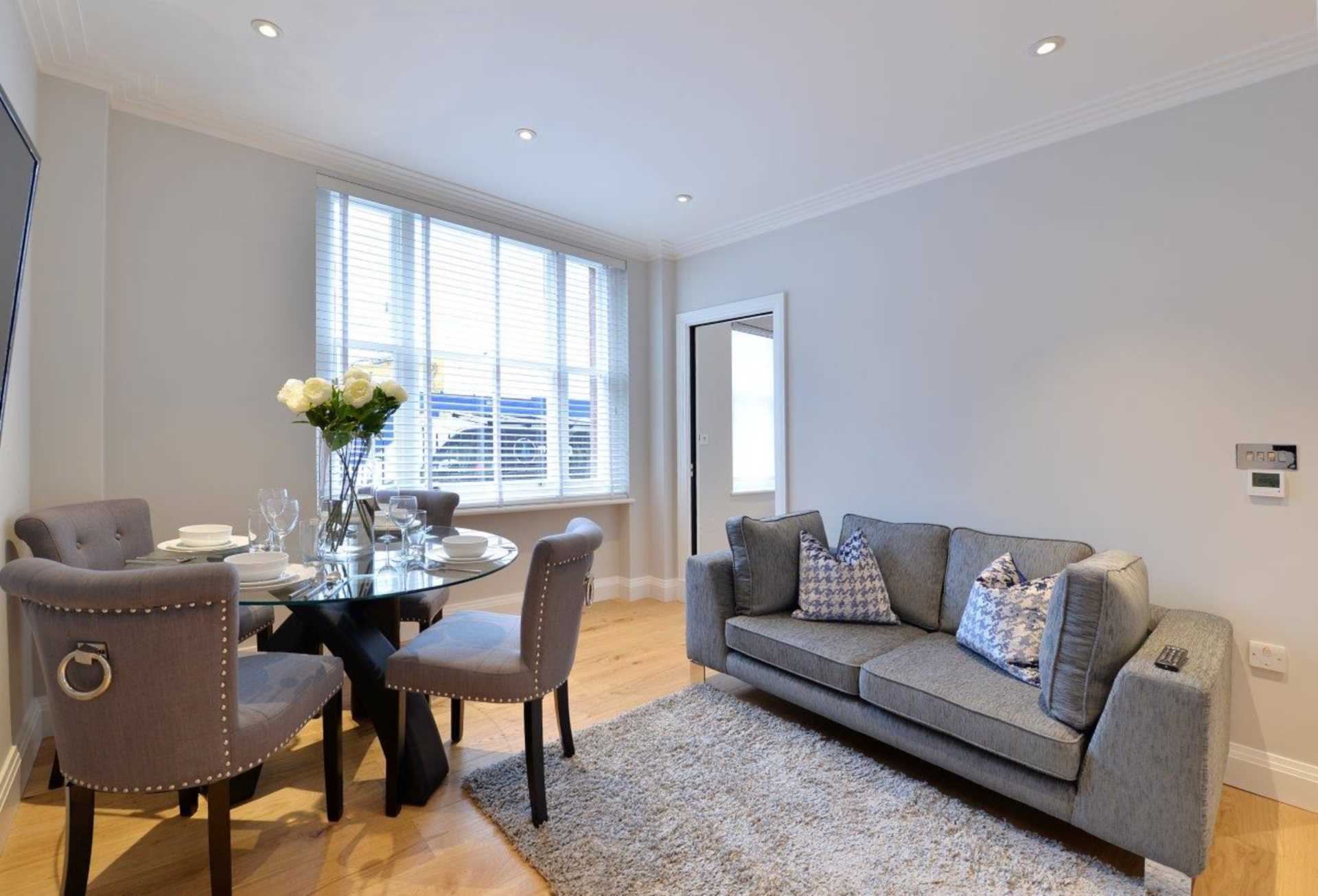London W1J 5NA 1 bed flat rental property internal/external image-2