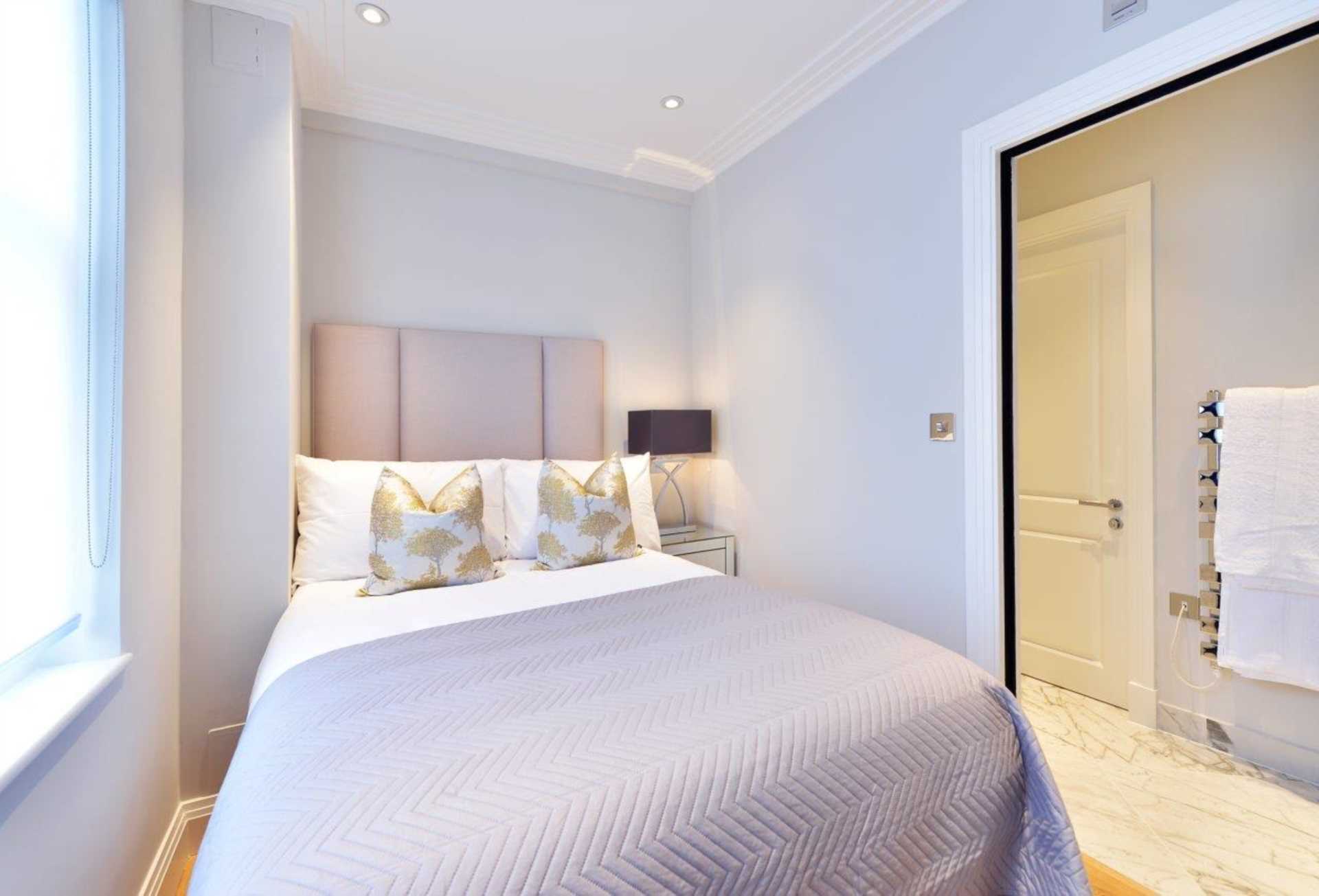 London W1J 5NA 1 bed flat rental property internal/external image-4