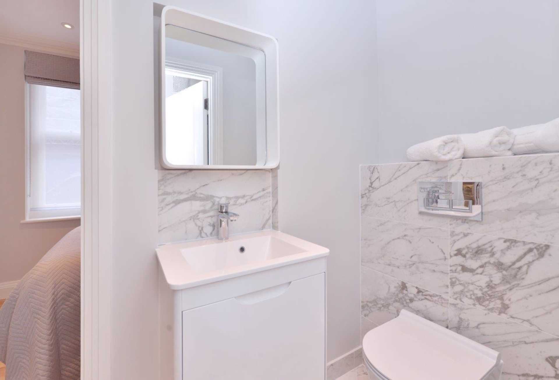London W1J 5NA 1 bed flat rental property internal/external image-7