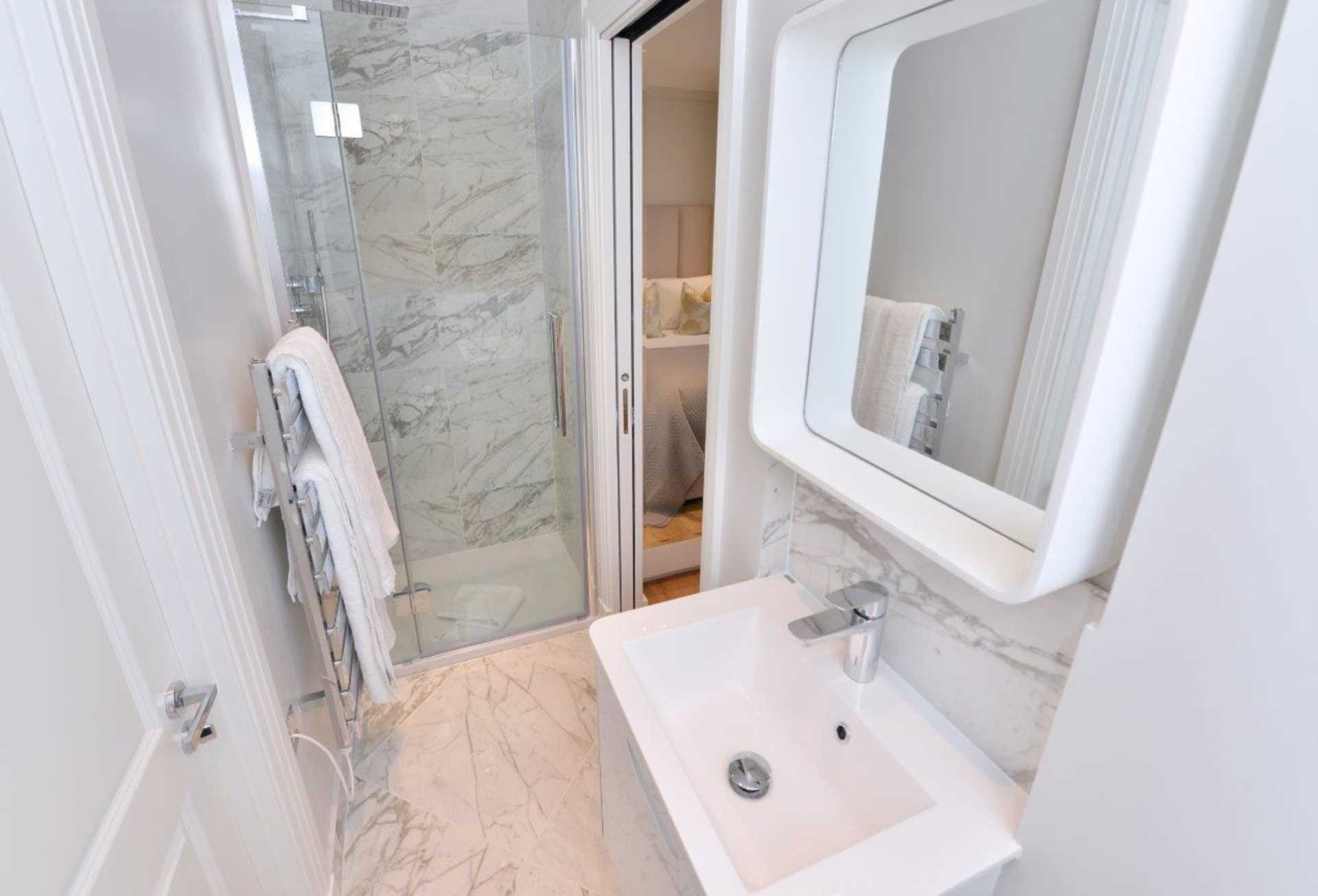 London W1J 5NA 1 bed flat rental property internal/external image-8