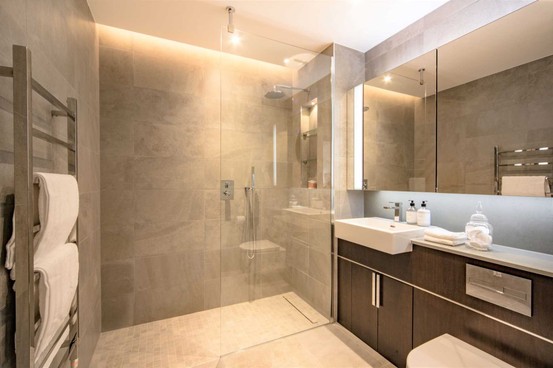 London SW11 7AG 2 bed flat rental property internal/external image-8