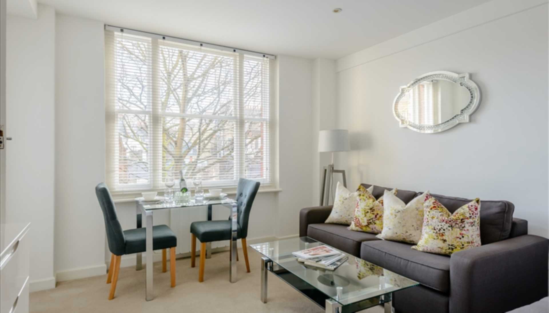 London W1J 5NA 1 bed apartment rental property internal/external image-3