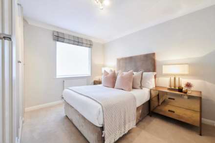 2 bed flat to rent in London SW3