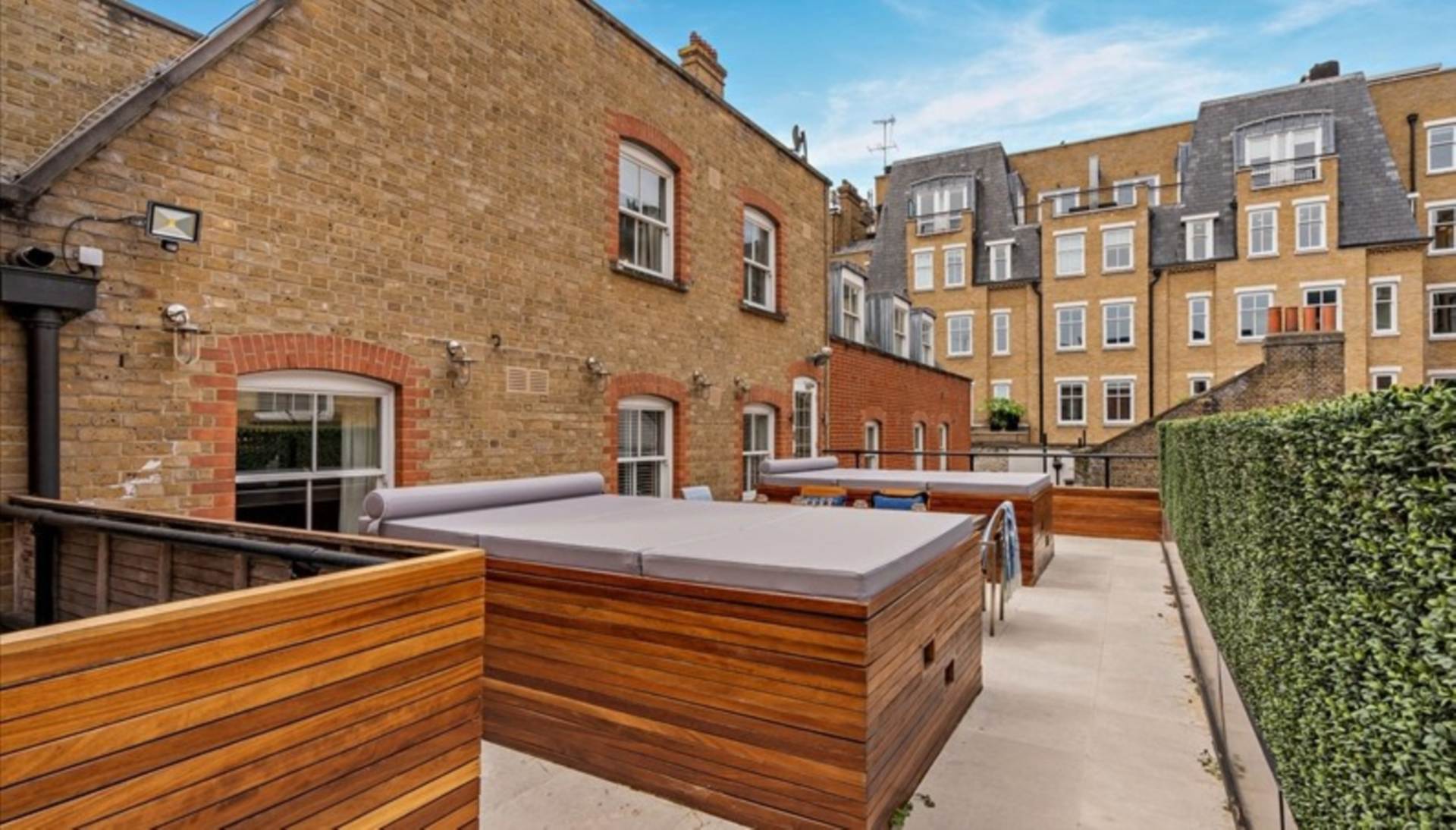 London W1K 3QA 2 bed apartment rental property internal/external image-11
