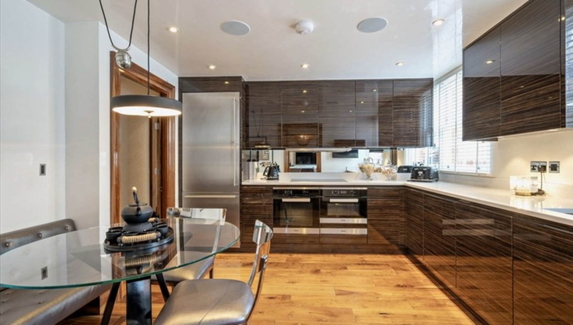London W1K 3QA 2 bed apartment rental property internal/external image-5