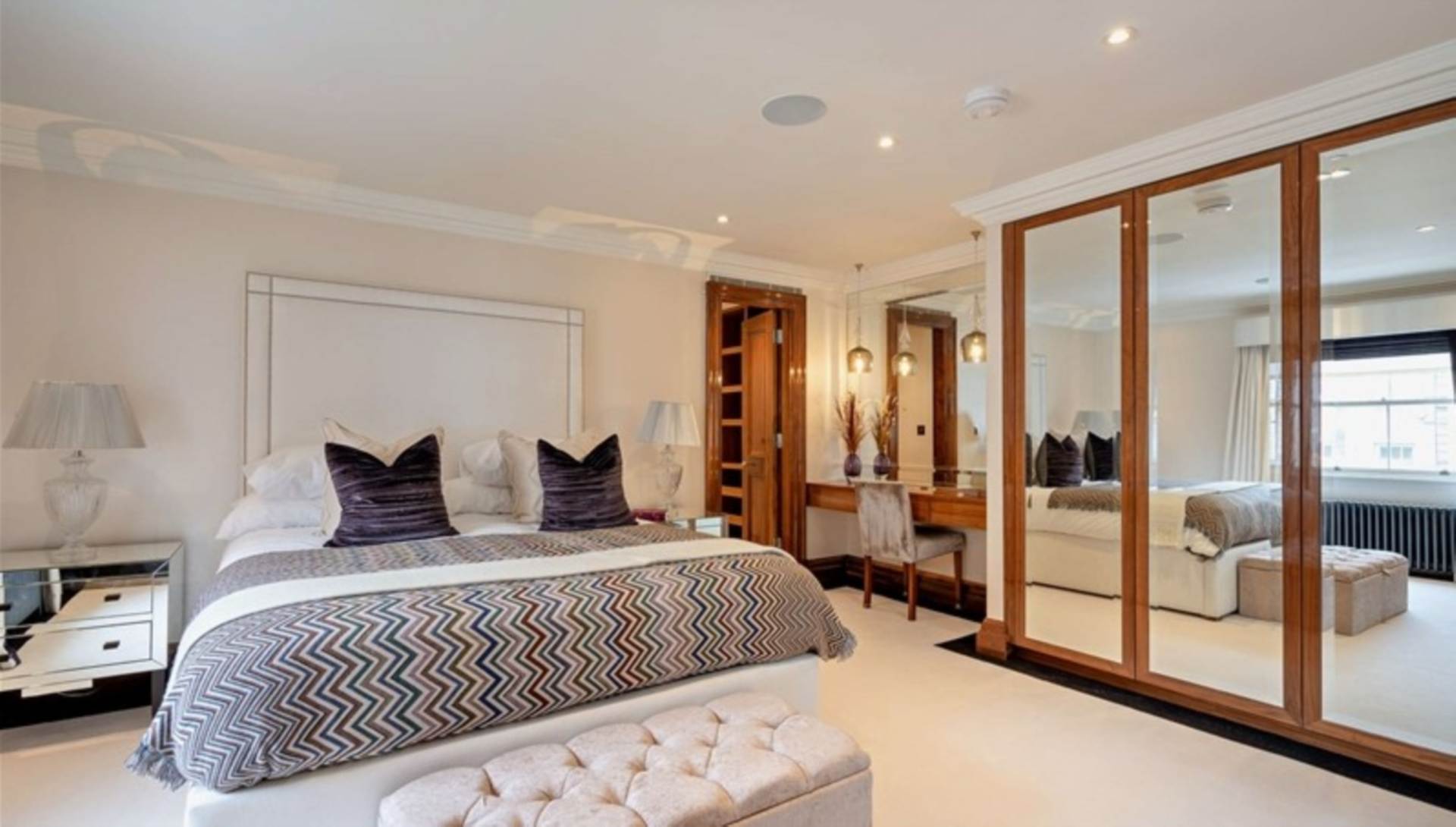 London W1K 3QA 2 bed apartment rental property internal/external image-7