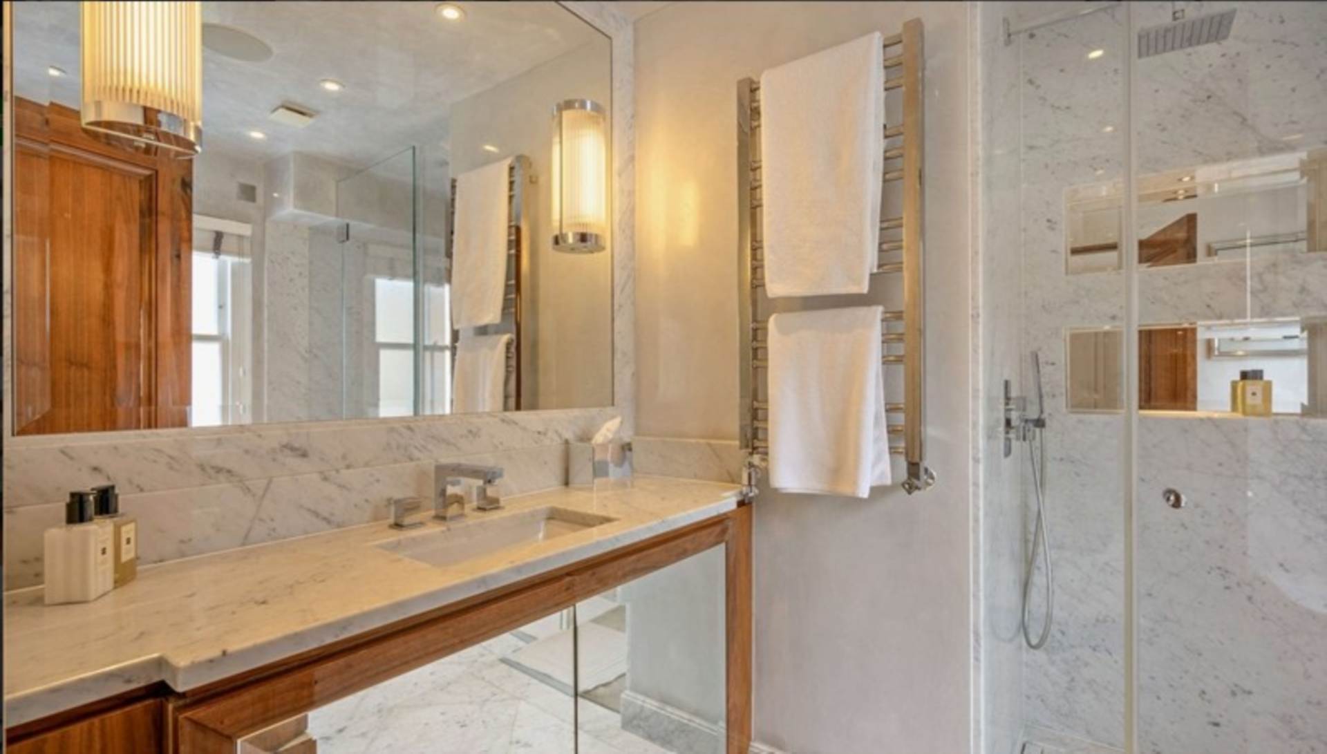 London W1K 3QA 2 bed apartment rental property internal/external image-8