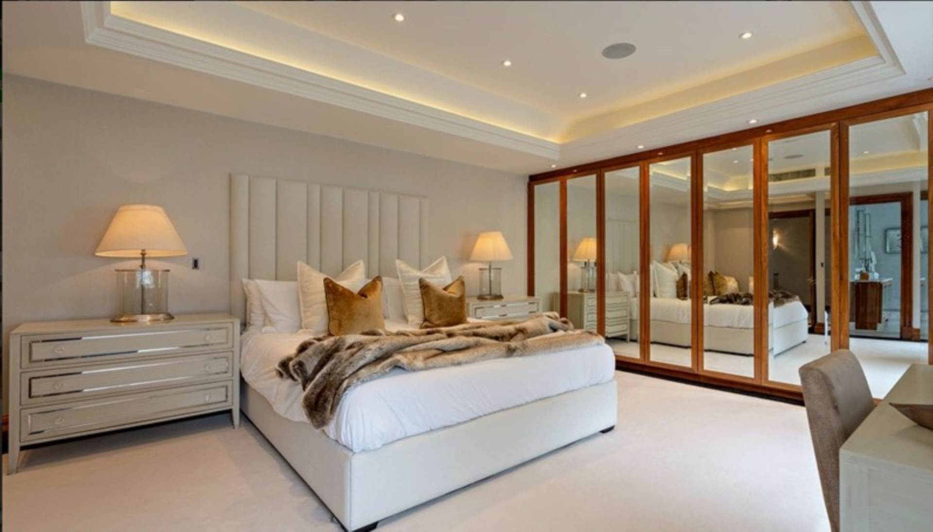 London W1K 3QA 2 bed apartment rental property internal/external image-9