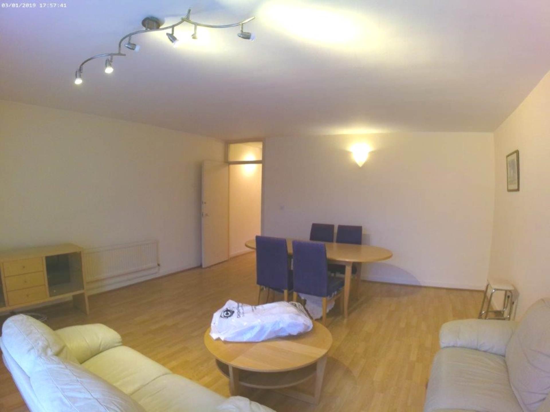 London NW3 5SL 2 bed flat rental property internal/external image-1