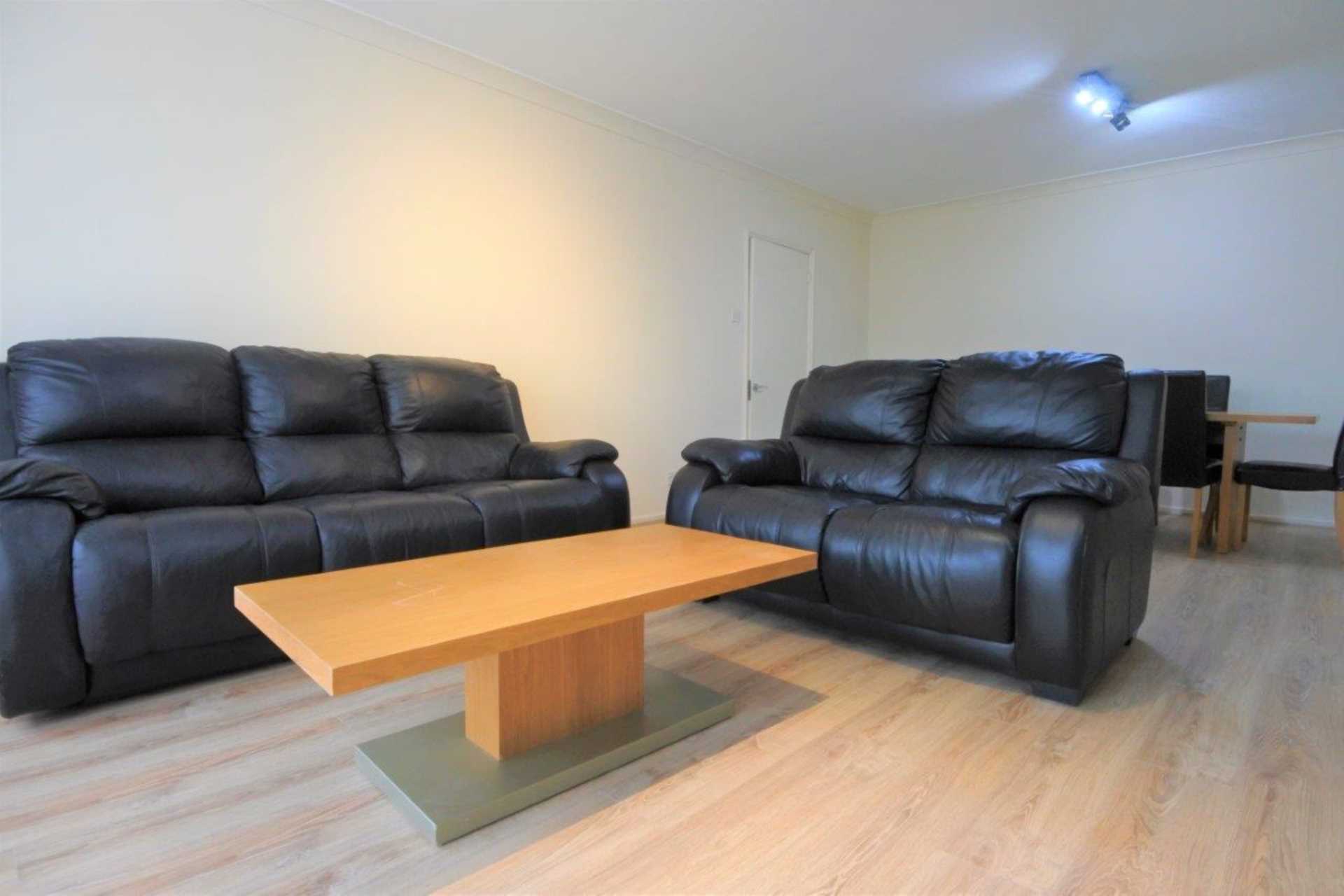 London NW8 6QY 2 bed flat rental property internal/external image-1