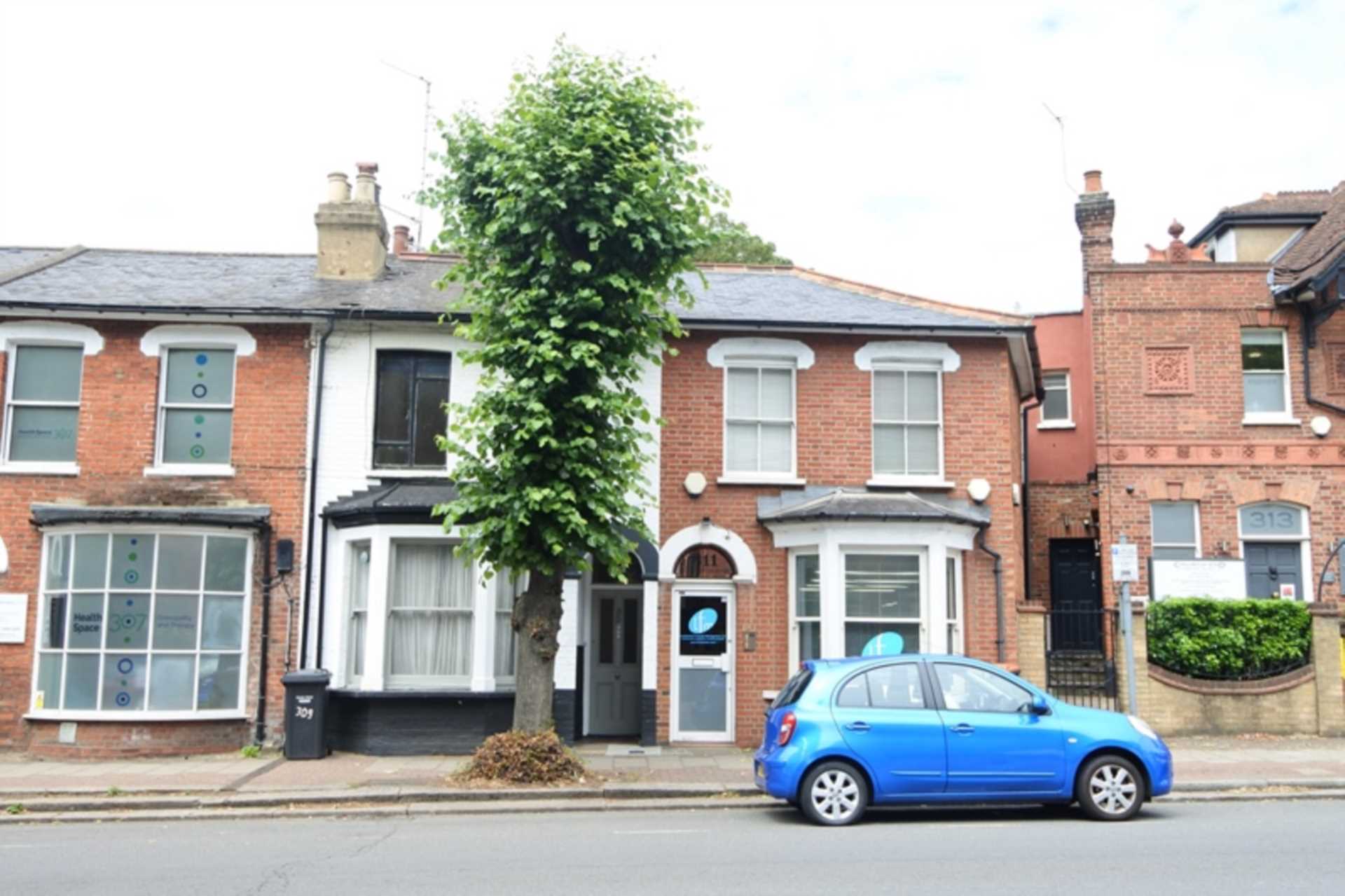 London N3 1DP 1 bed flat rental property internal/external image-5