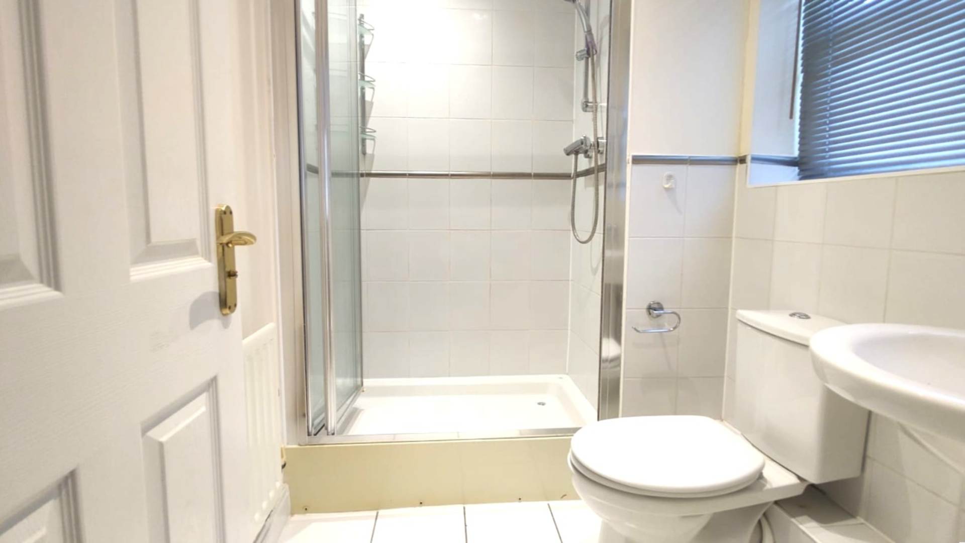 London NW7 1HQ 2 bed flat rental property internal/external image-8