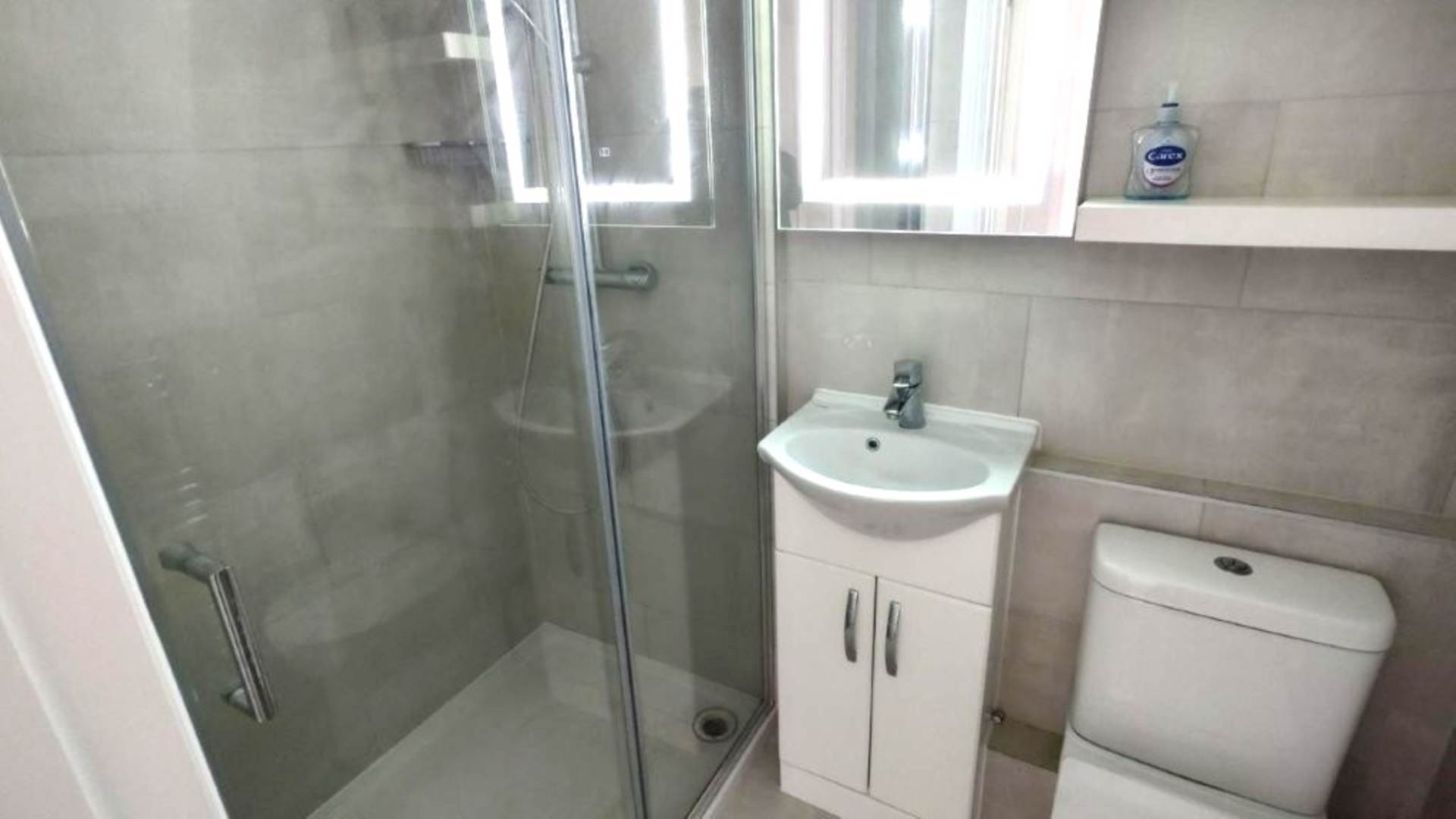 London NW3 2UD 1 bed flat rental property internal/external image-4