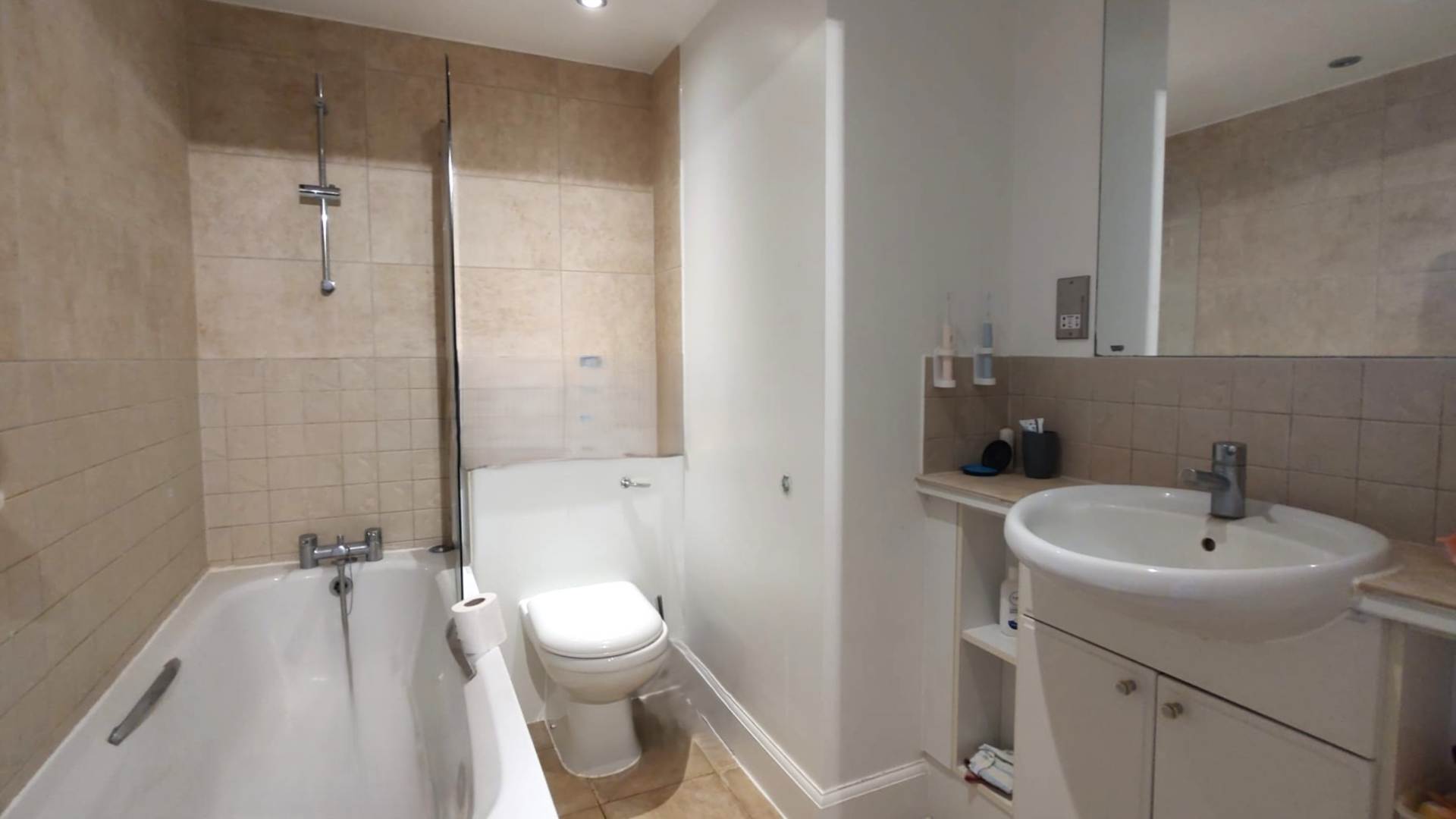 London W5 3BF 3 bed flat rental property internal/external image-10