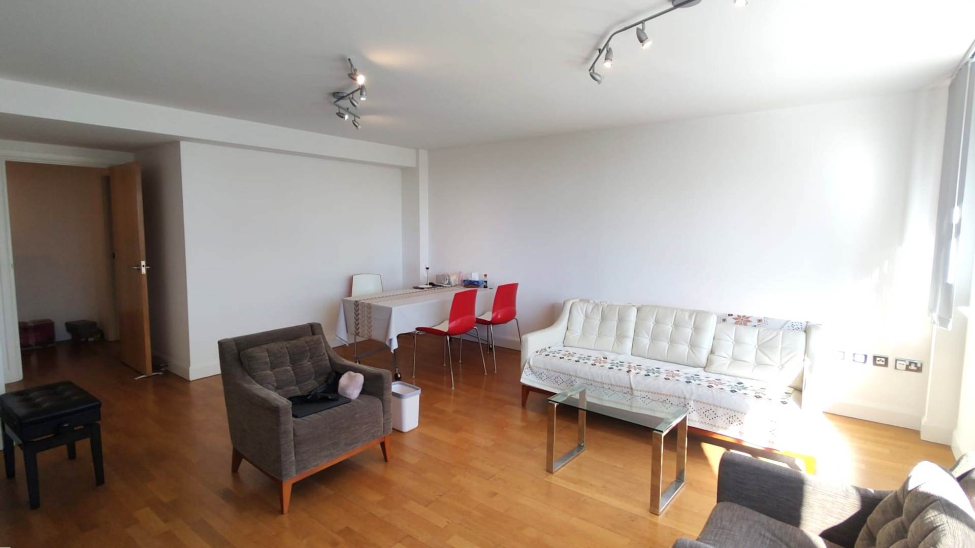 London W5 3BF 3 bed flat rental property internal/external image-2