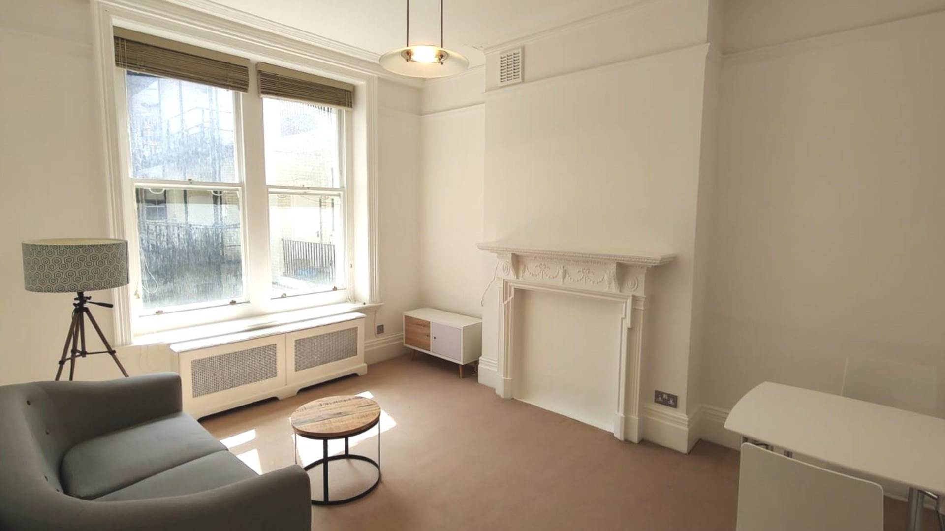 London W8 4PD 1 bed flat rental property internal/external image-1