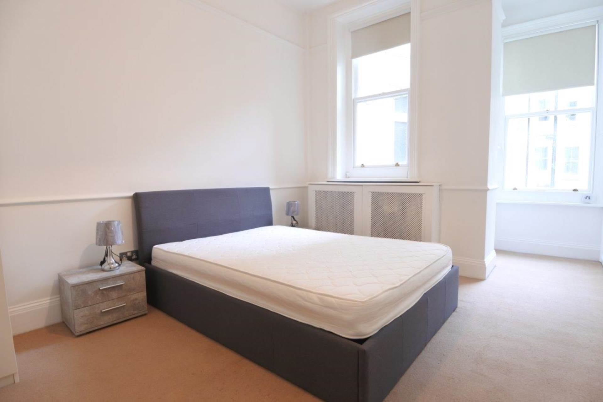 London W8 4PD 1 bed flat rental property internal/external image-4