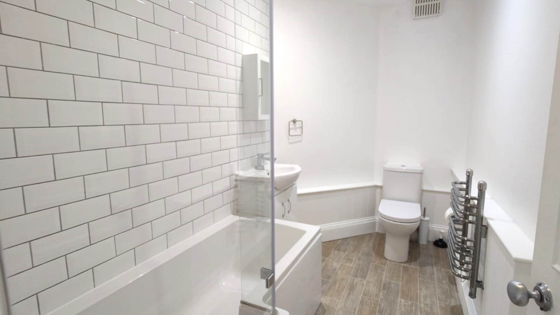 London W8 4PD 1 bed flat rental property internal/external image-7