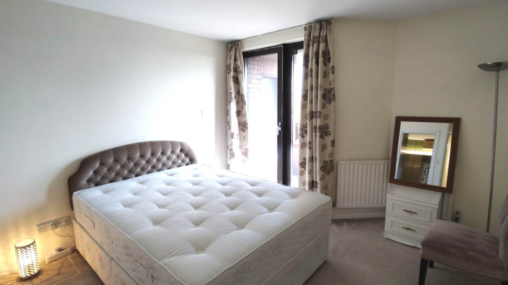 London NW3 6HT 2 bed flat rental property internal/external image-5