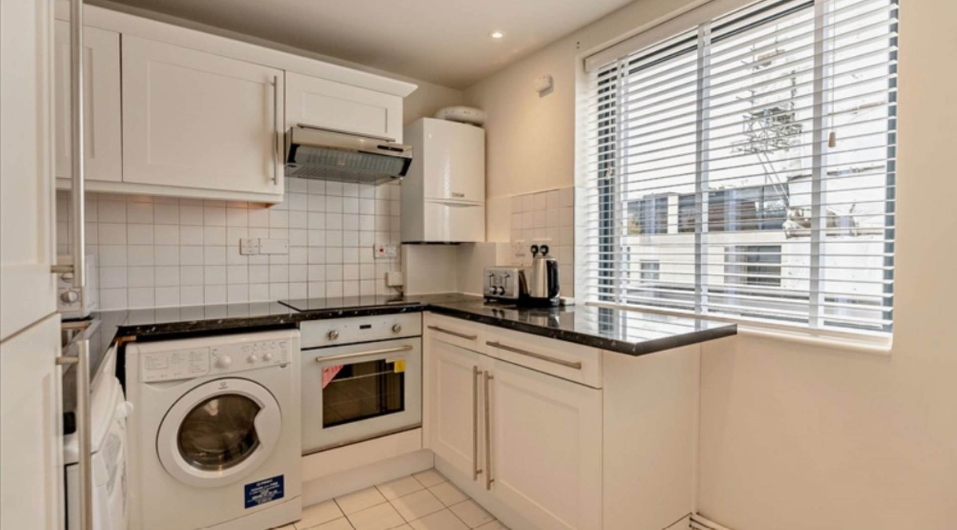 London SW3 6SN 2 bed flat rental property internal/external image-6