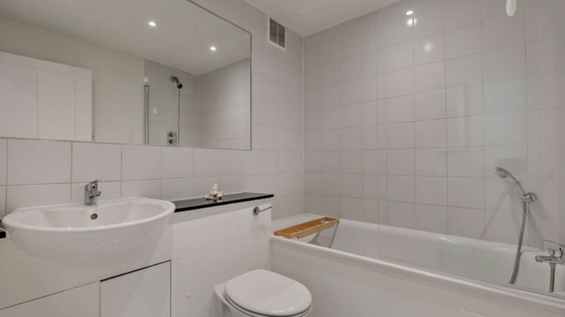 London SW3 6SN 2 bed flat rental property internal/external image-8