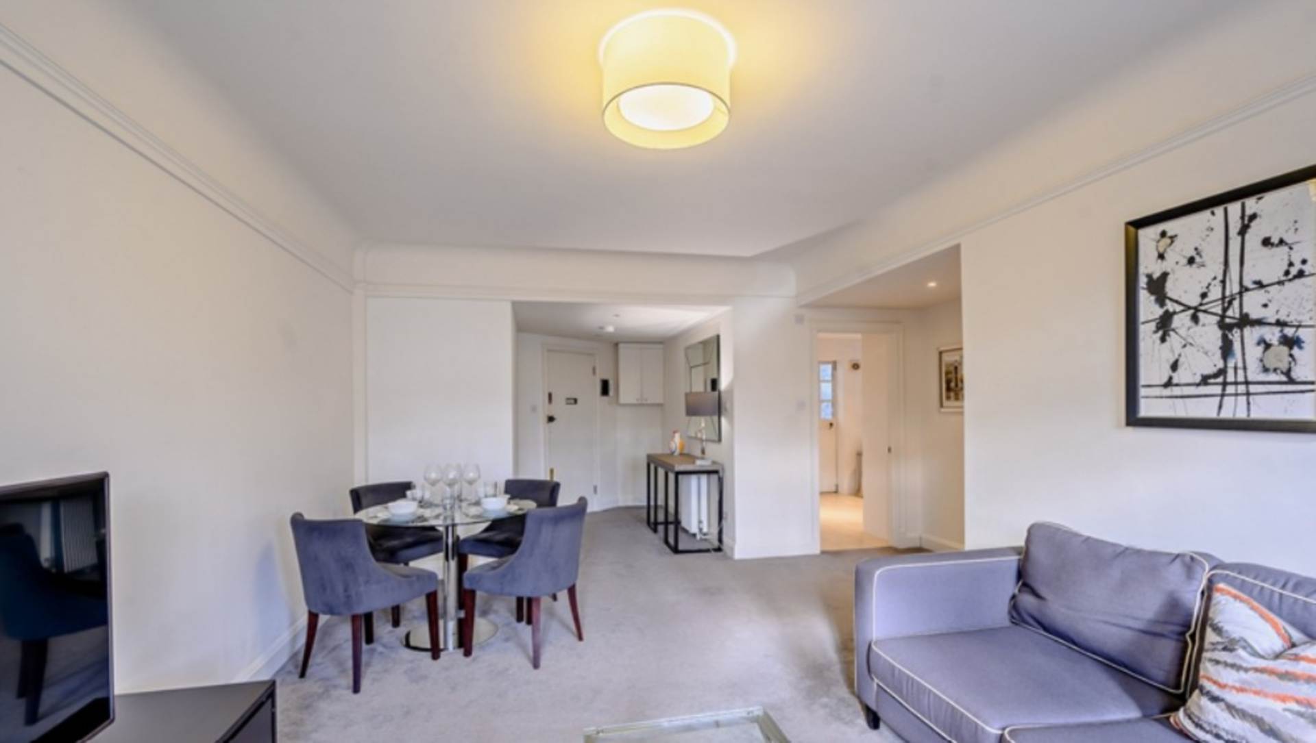 London SW3 6SH 2 bed flat rental property internal/external image-2