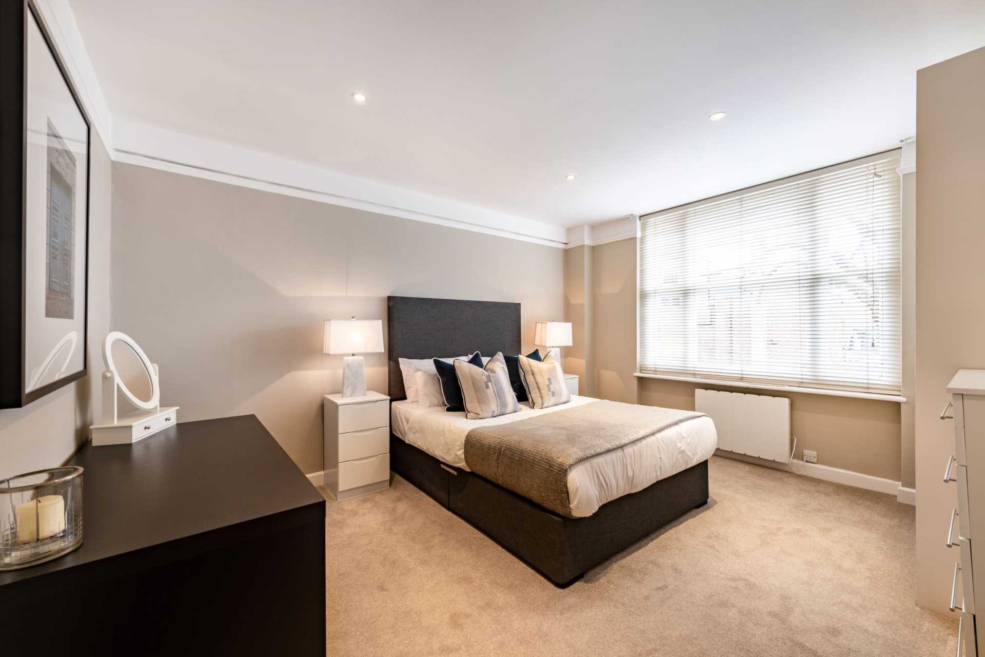 London W1J 5NA 1 bed apartment rental property internal/external image-6