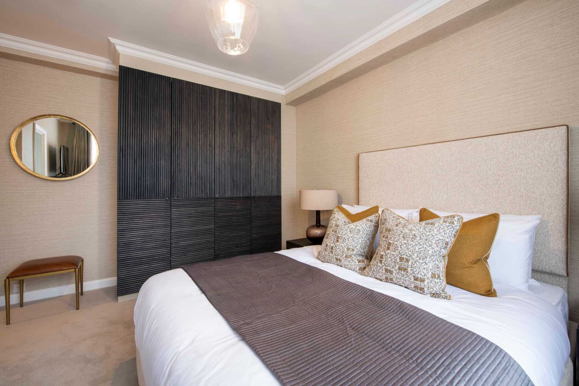 London W1J 5NA 3 bed apartment rental property internal/external image-8