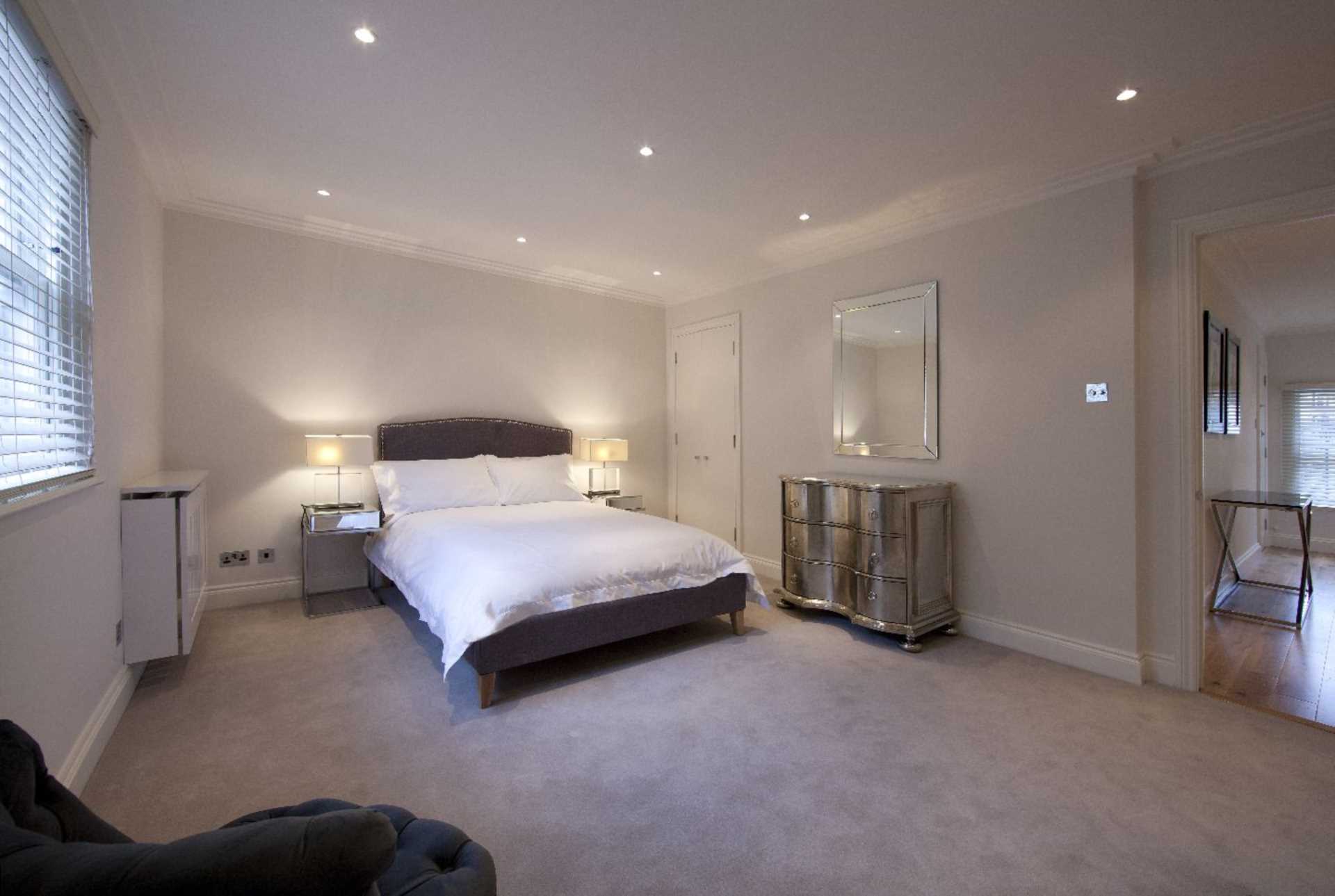 London W1K 3QA 1 bed flat rental property internal/external image-2