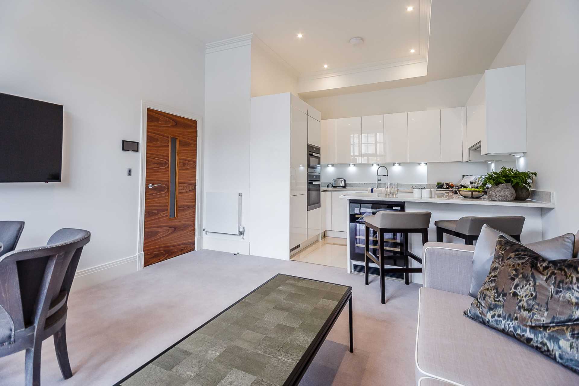 London W6 9UF 1 bed flat rental property internal/external image-1