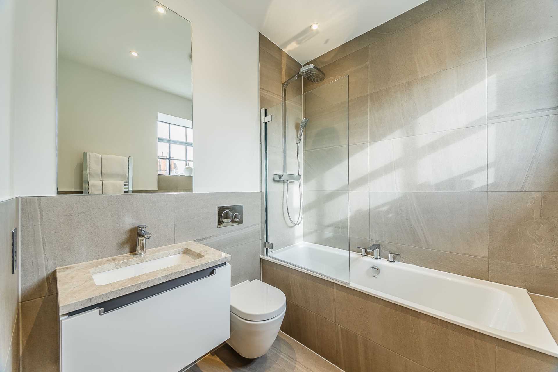 London W6 9UF 2 bed apartment rental property internal/external image-10