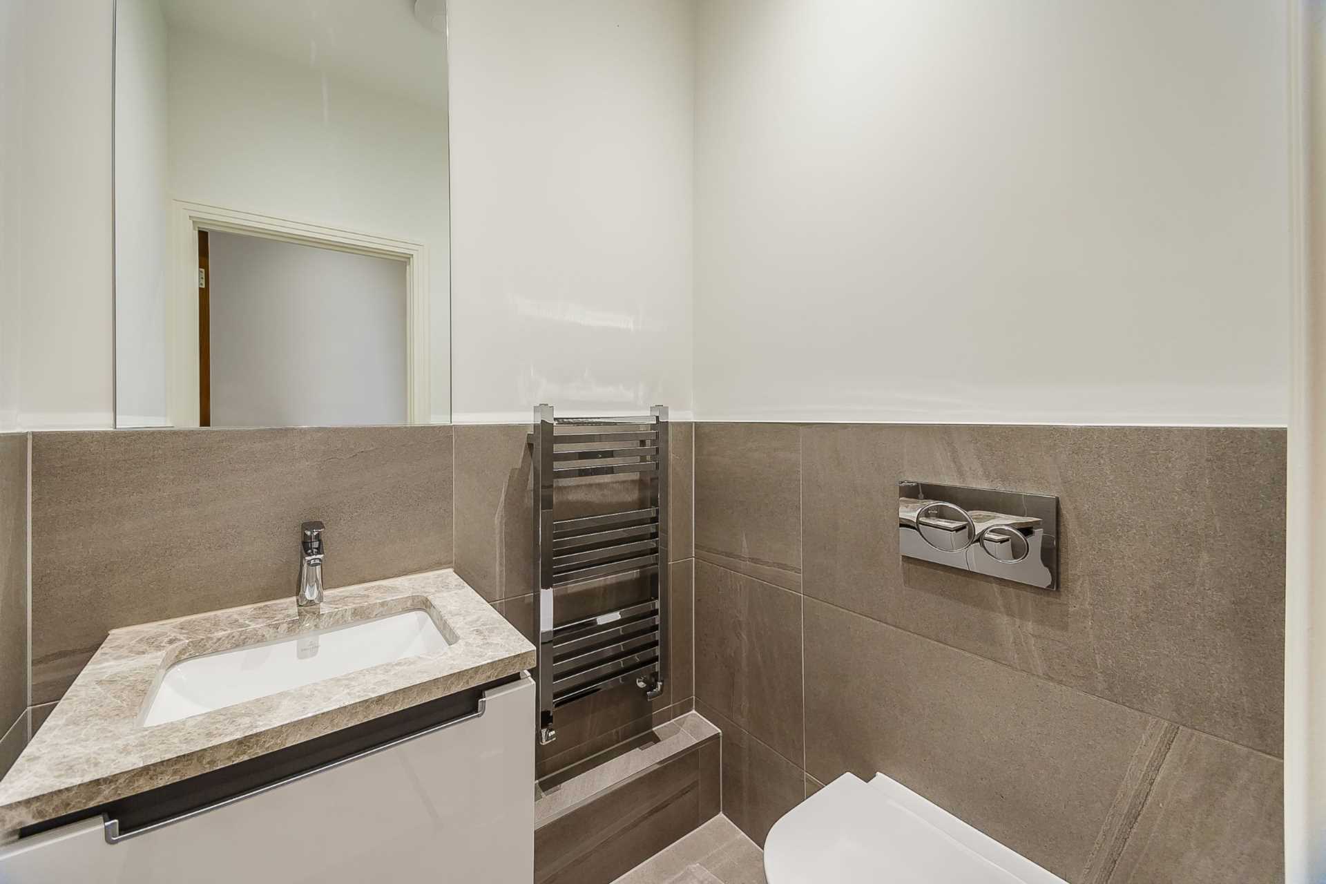 London W6 9UF 2 bed apartment rental property internal/external image-11
