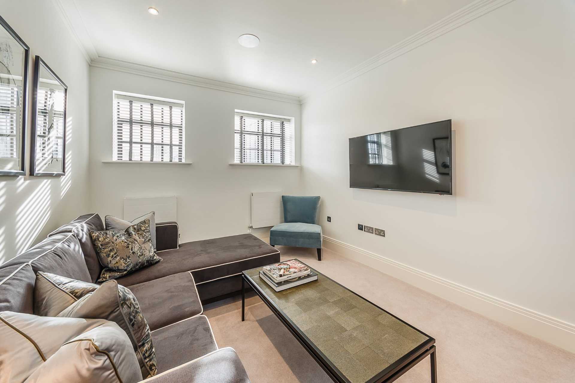 London W6 9UF 2 bed apartment rental property internal/external image-2