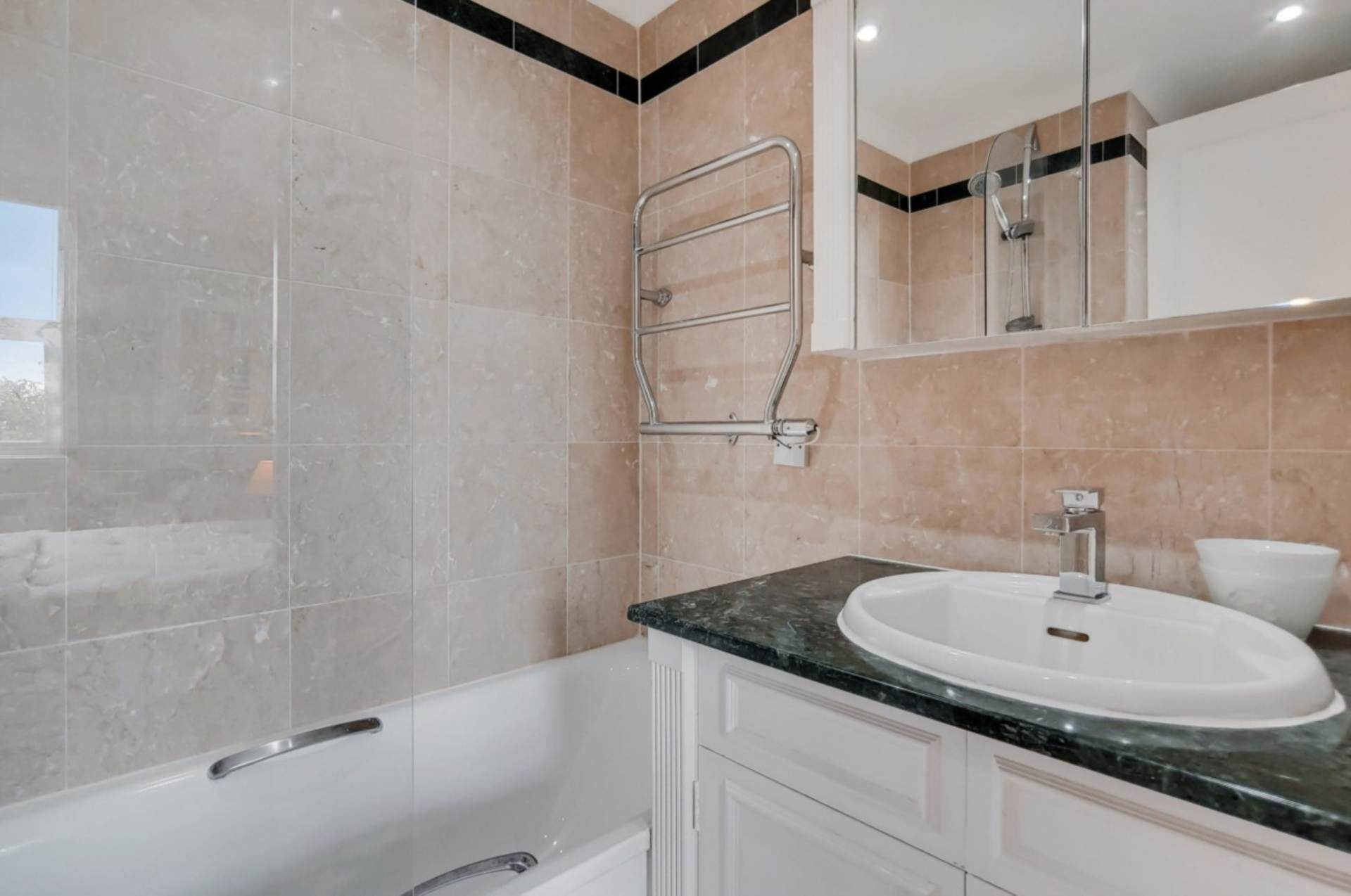 ロンドン NW8 6NH 3ベッドフラット 賃貸物件の内外装写真-9