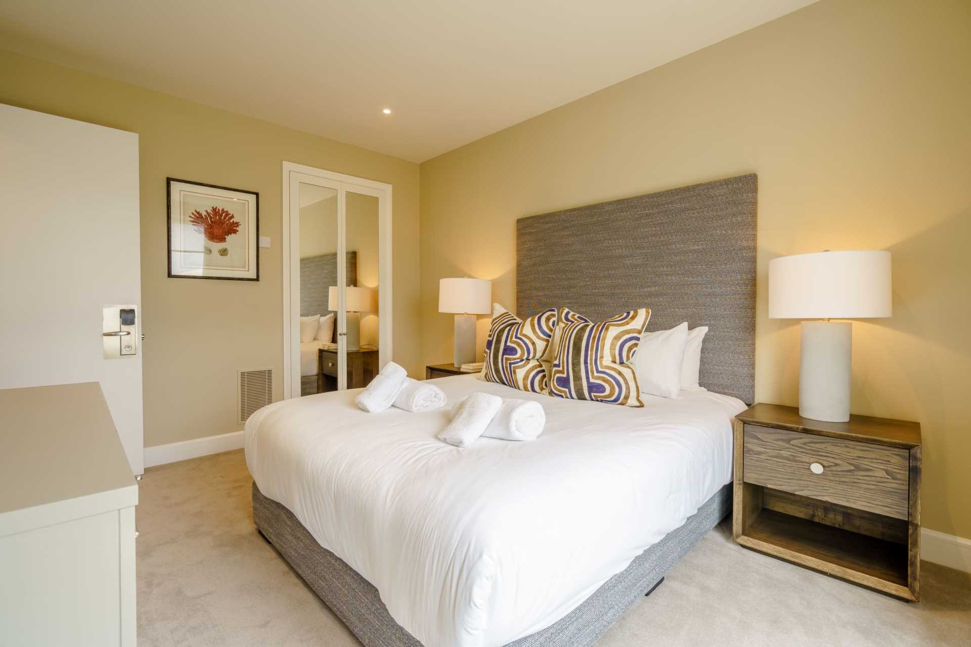 London E14 8RW 2 bed flat rental property internal/external image-6