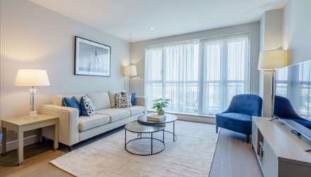 2 bed flat to rent in London E14