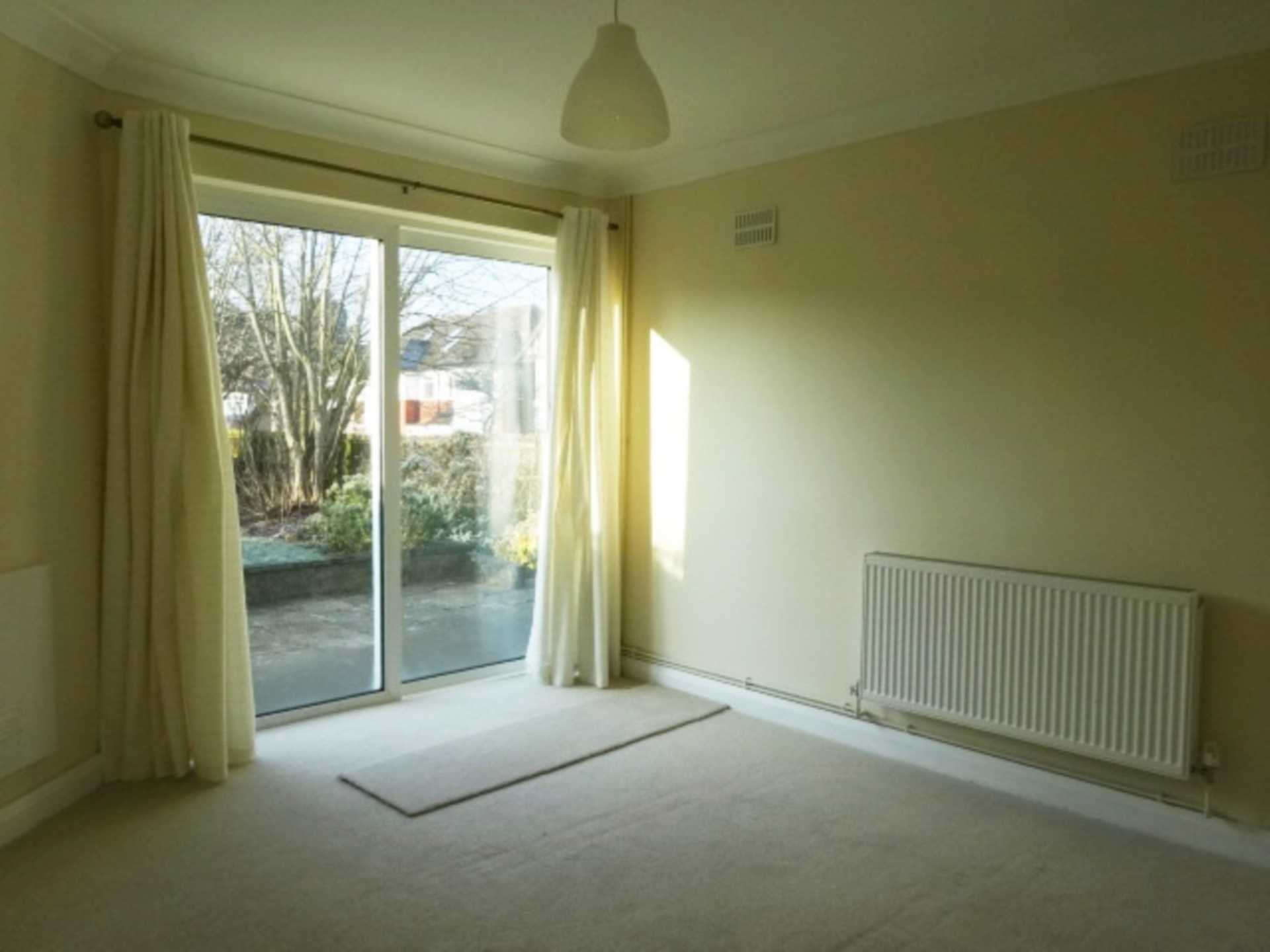 London N3 1ES 3 bed semi-detached rental property internal/external image-2